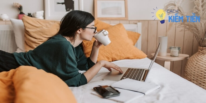 cách kiếm tiền online mùa hè